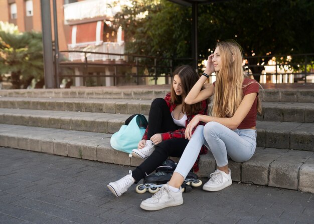teenagers-lifestyle-city_23-2149196040 teenagers-lifestyle-city_23-2149196040